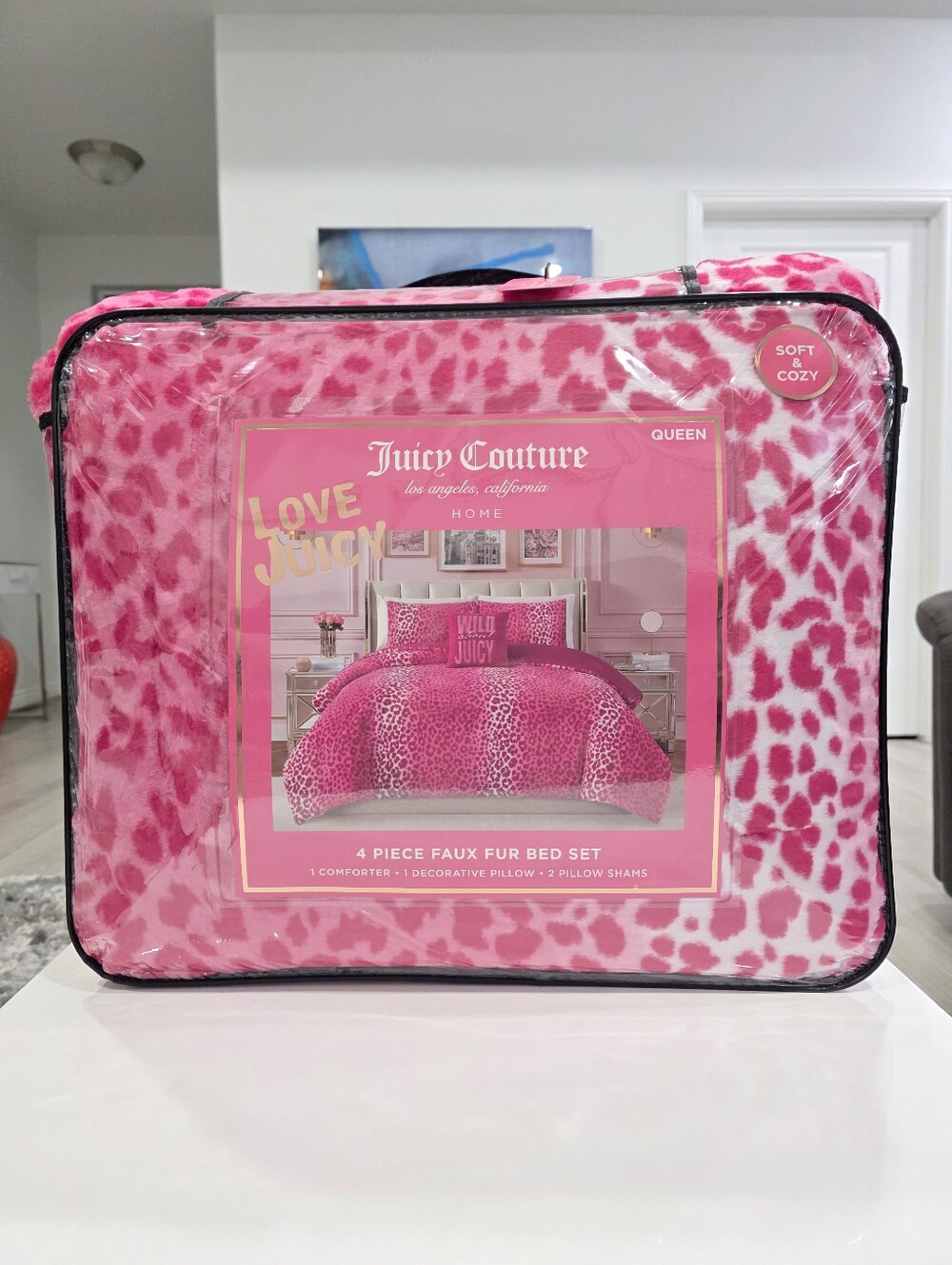 Juicy Couture QUEEN 4 Piece Pink Leopard Faux Fur Comforter Set New Viral